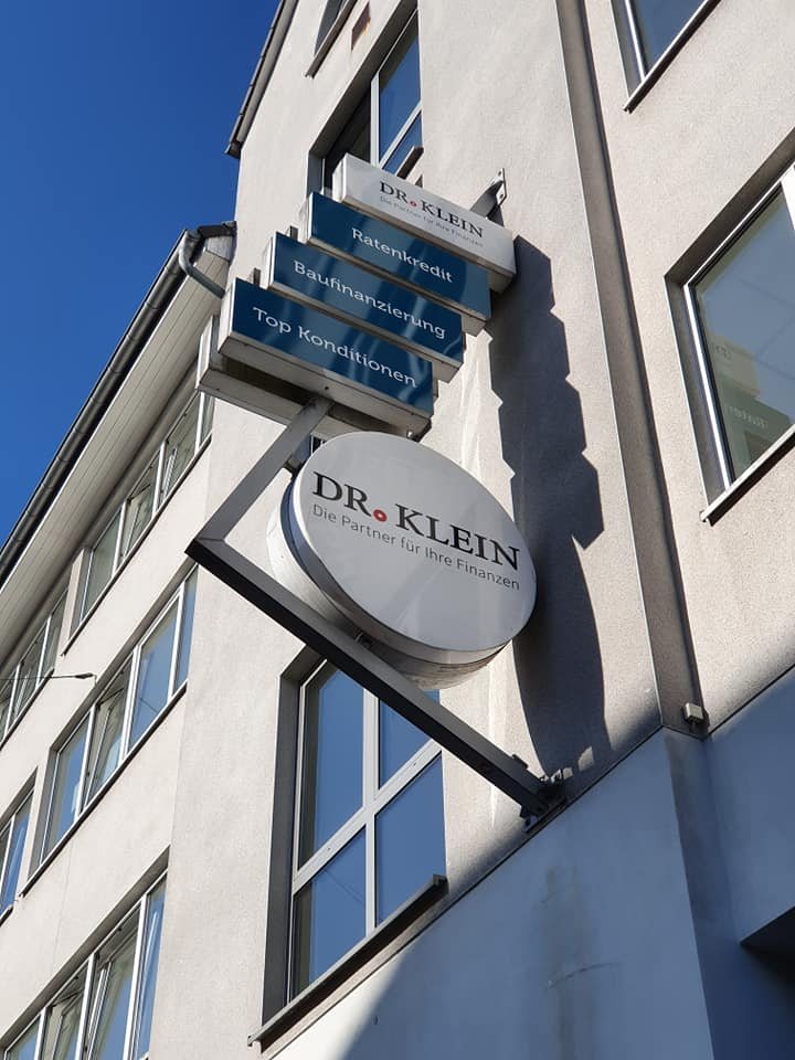 Leuchtkasten Referenz Leuchtkasten und Lichtwerbung von ComTwo: Leuchtkasten Referenz