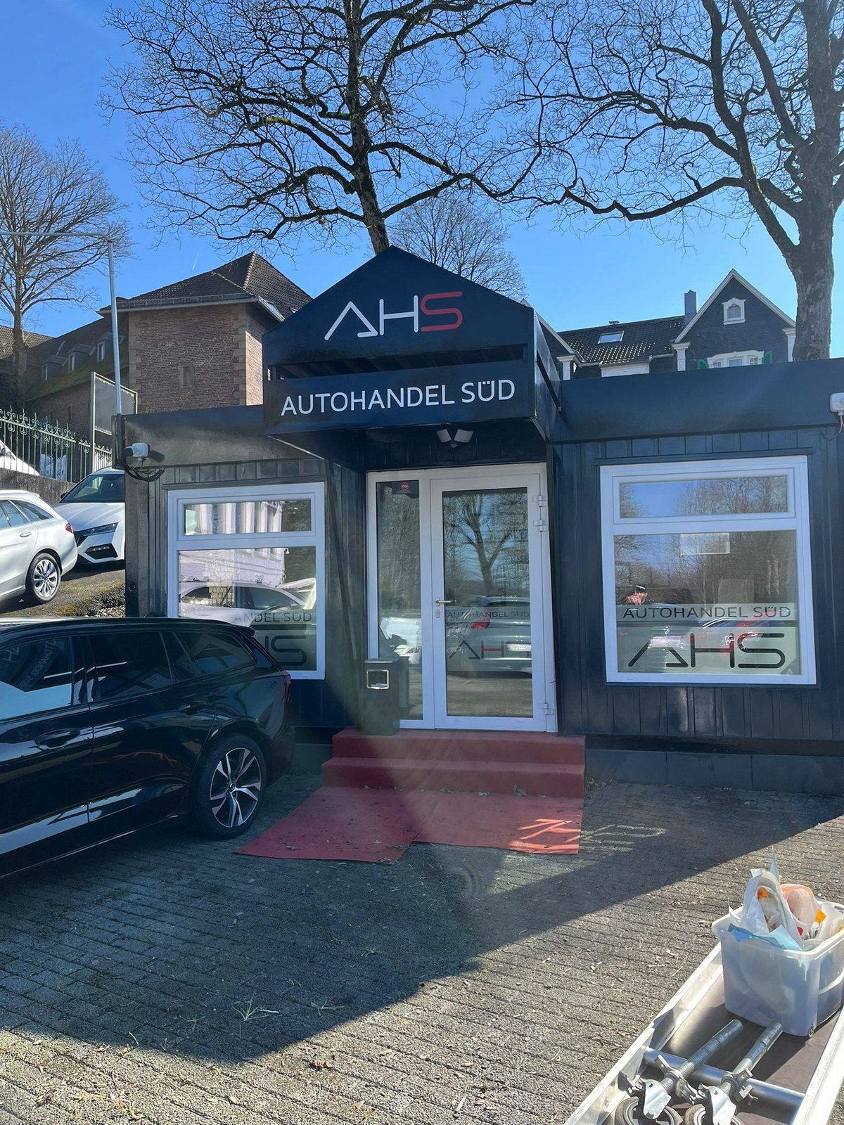 Schaufensterbeschriftung AHS Schaufensterbeschriftung und Glasfolie von ComTwo: Schaufensterbeschriftung AHS