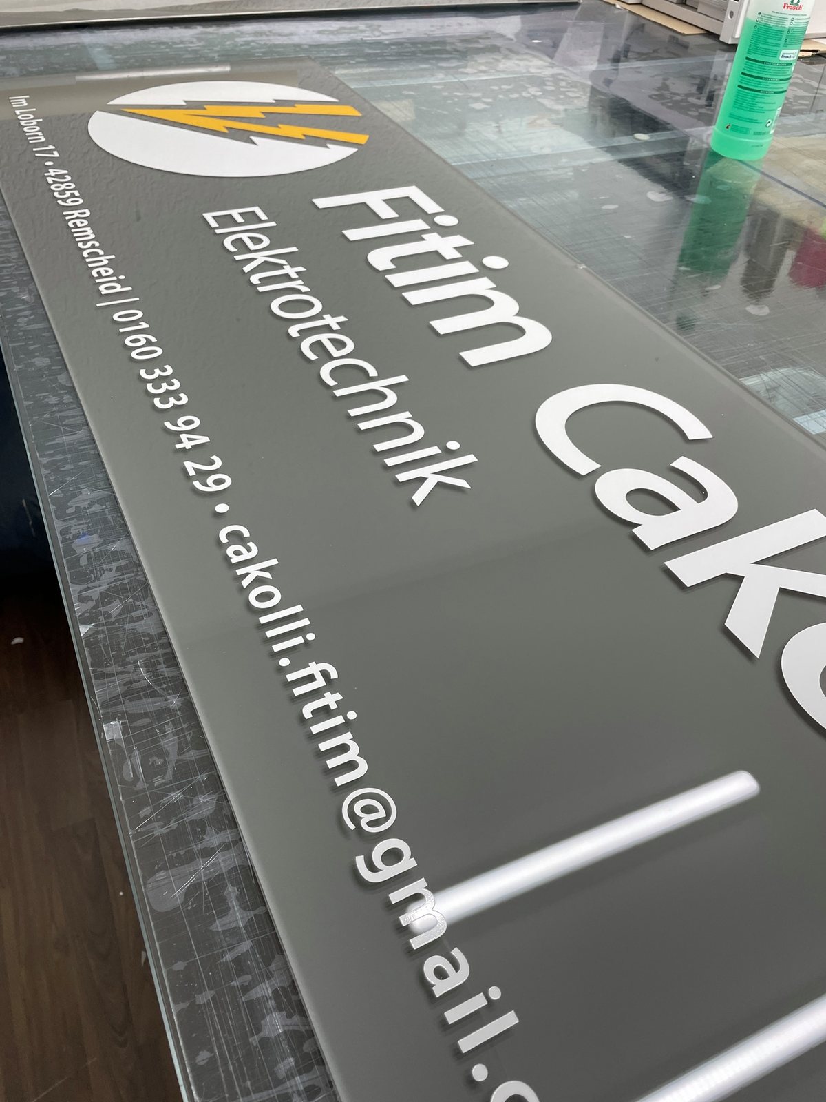 Firmenschild Fitim Schilderherstellung und Leitsystem von ComTwo: Firmenschild Fitim